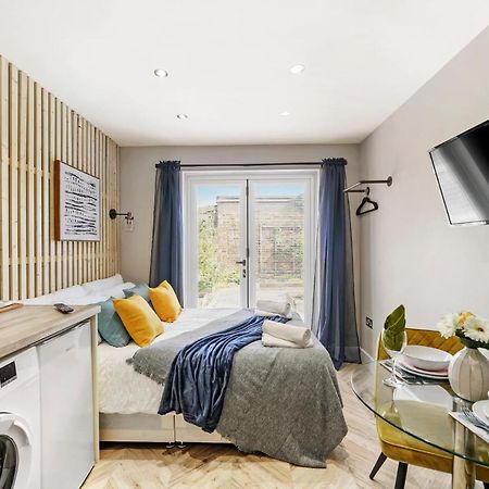 Boutique Heathrow Studio'S - Parking - Garden Apartment Harmondsworth Екстериор снимка