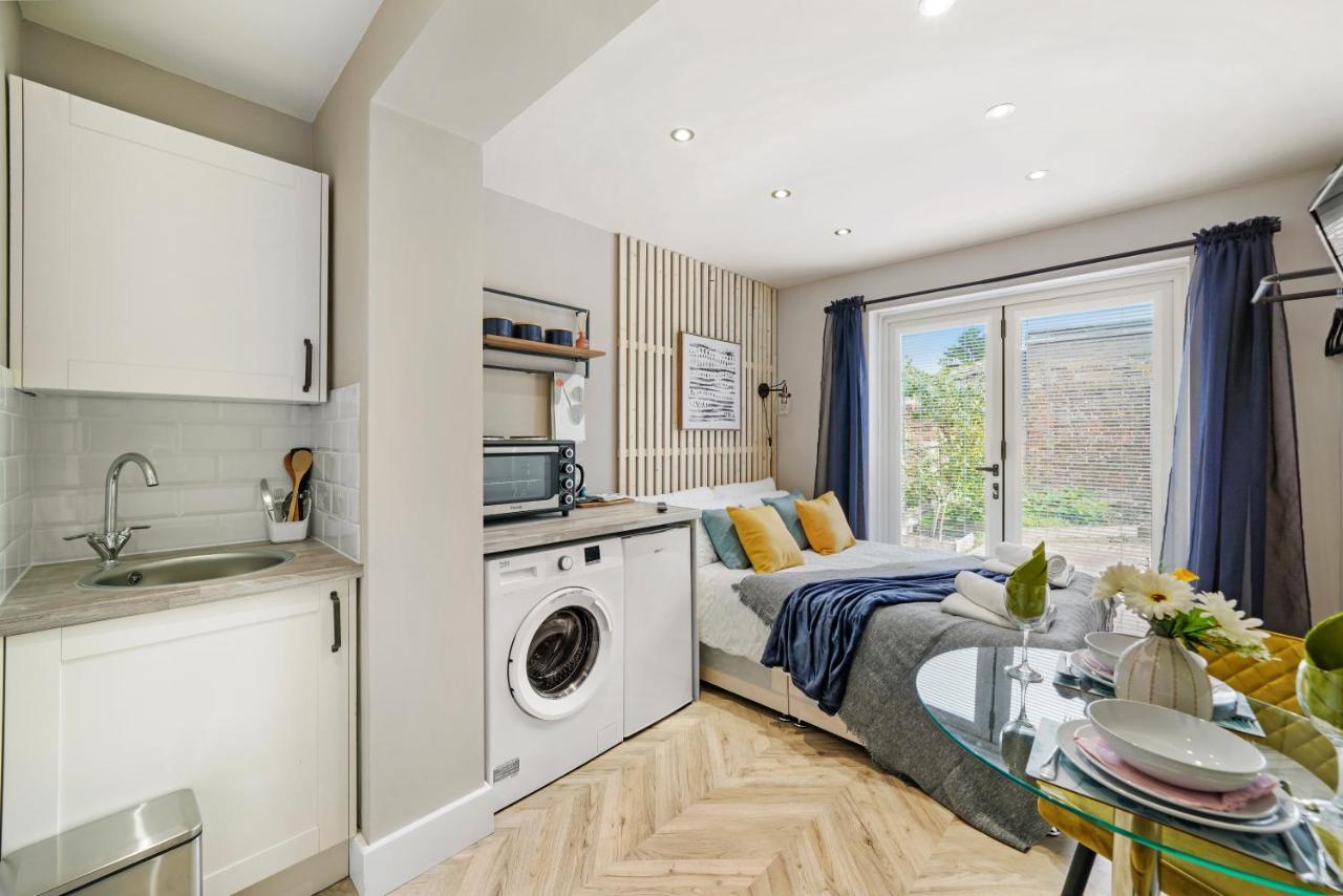 Boutique Heathrow Studio'S - Parking - Garden Apartment Harmondsworth Екстериор снимка
