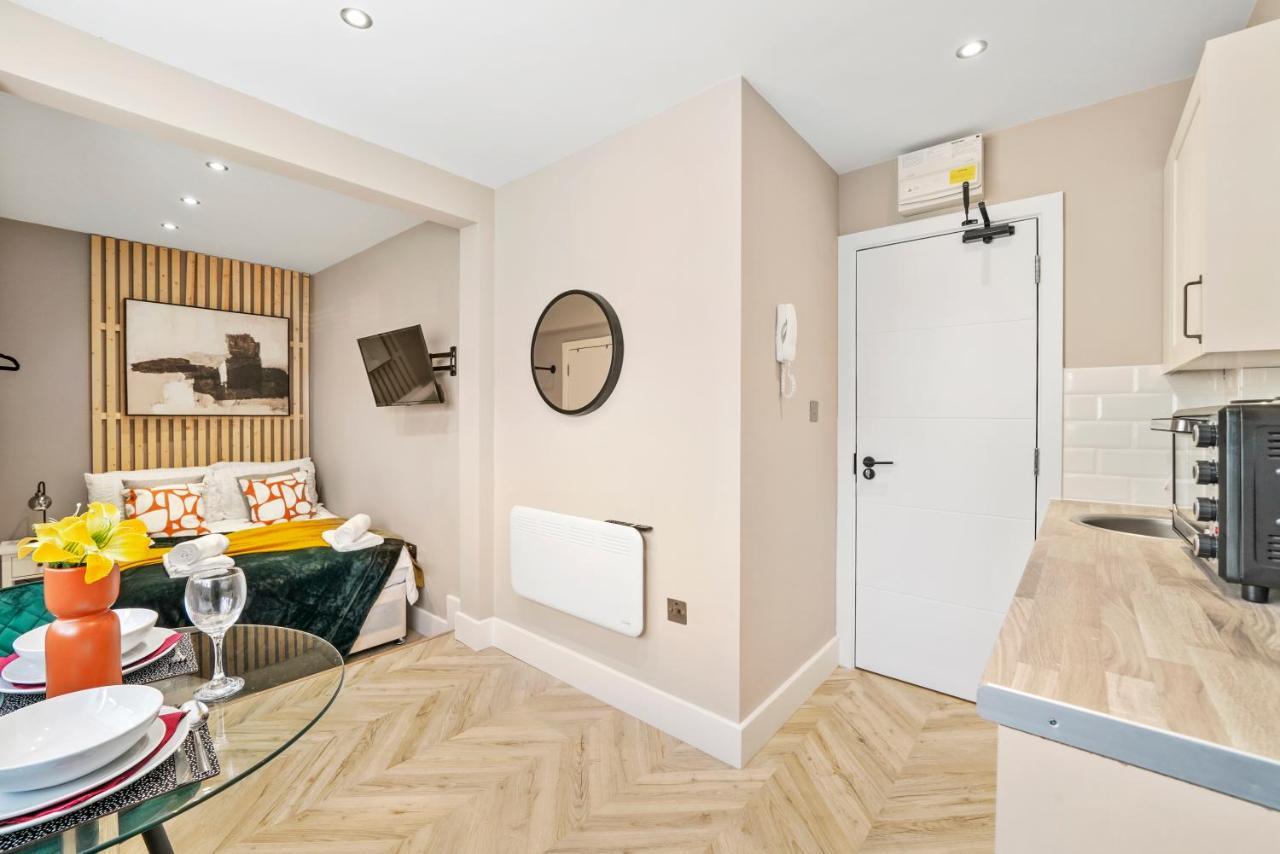 Boutique Heathrow Studio'S - Parking - Garden Apartment Harmondsworth Екстериор снимка