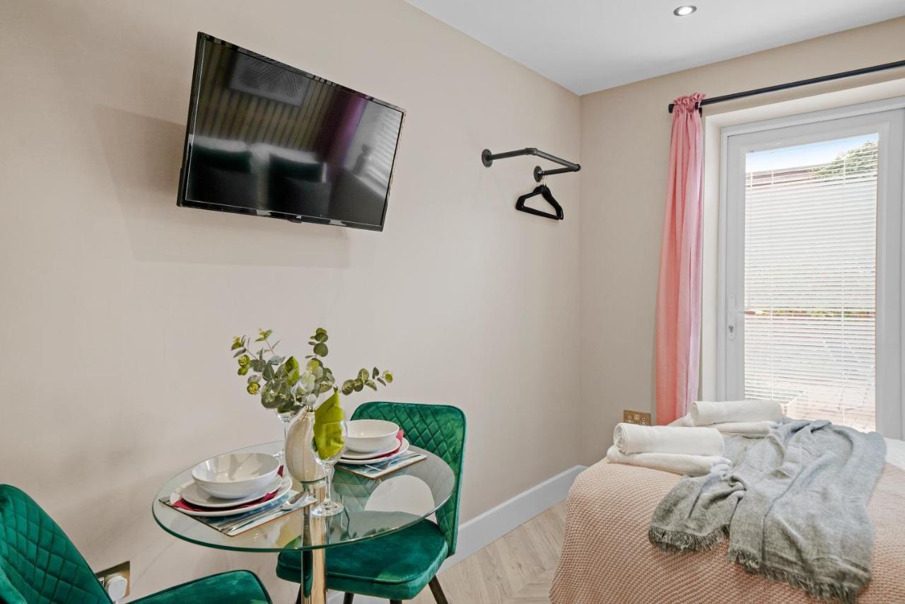 Boutique Heathrow Studio'S - Parking - Garden Apartment Harmondsworth Екстериор снимка