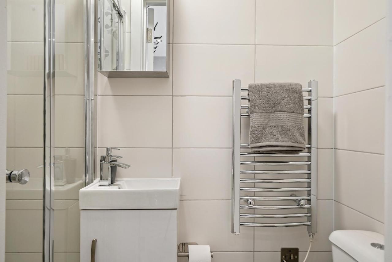 Boutique Heathrow Studio'S - Parking - Garden Apartment Harmondsworth Екстериор снимка