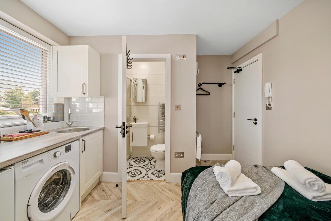 Boutique Heathrow Studio'S - Parking - Garden Apartment Harmondsworth Екстериор снимка