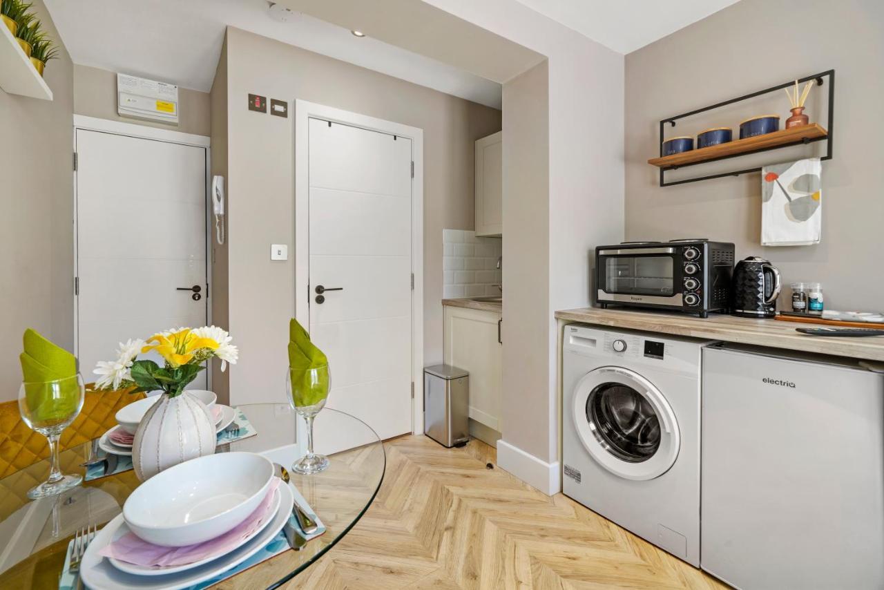 Boutique Heathrow Studio'S - Parking - Garden Apartment Harmondsworth Екстериор снимка