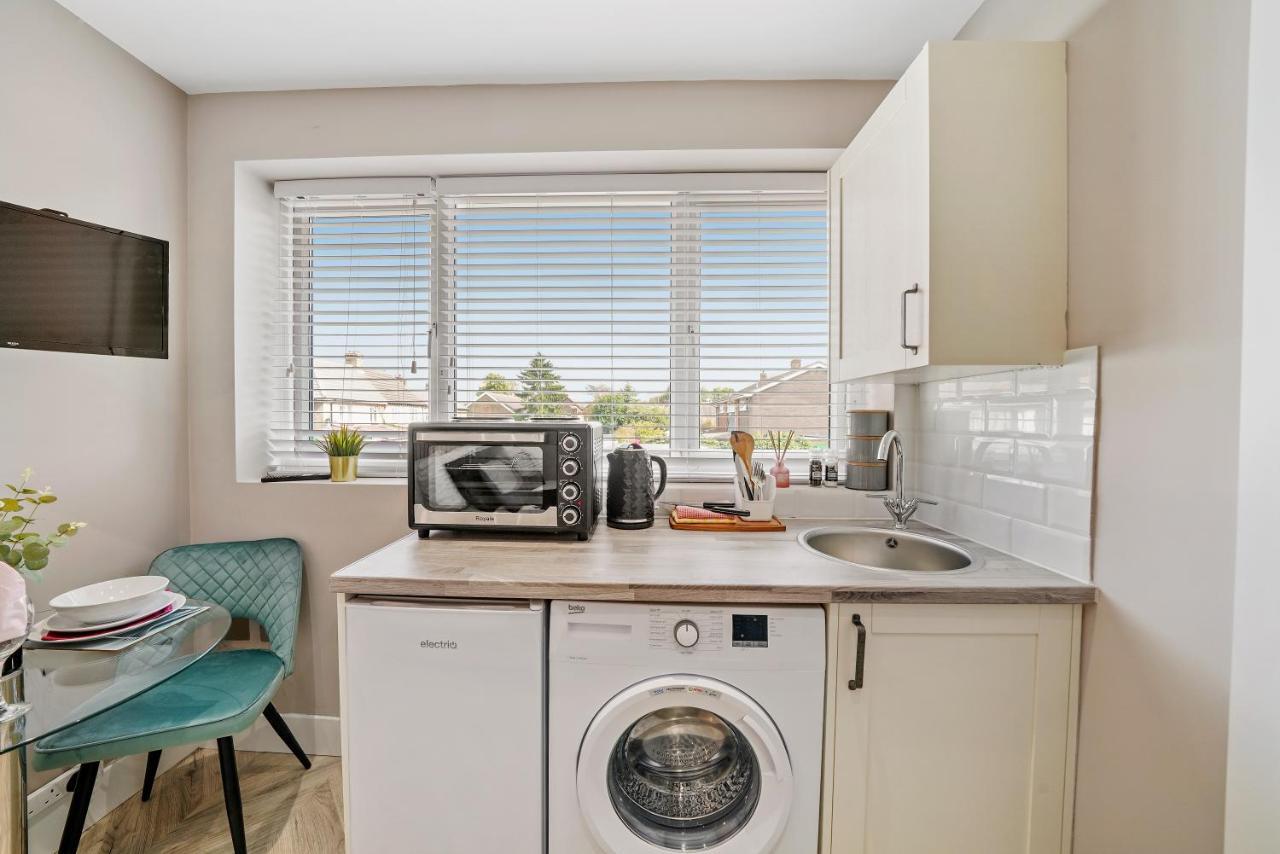 Boutique Heathrow Studio'S - Parking - Garden Apartment Harmondsworth Екстериор снимка