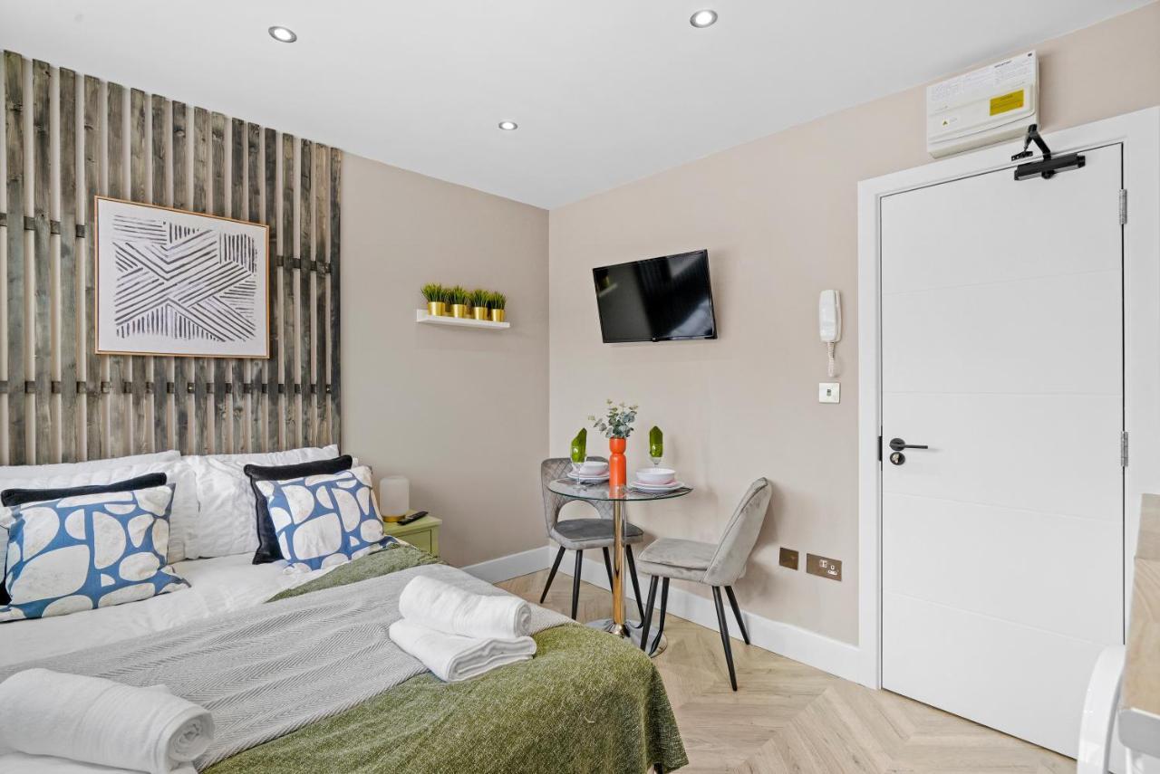 Boutique Heathrow Studio'S - Parking - Garden Apartment Harmondsworth Екстериор снимка