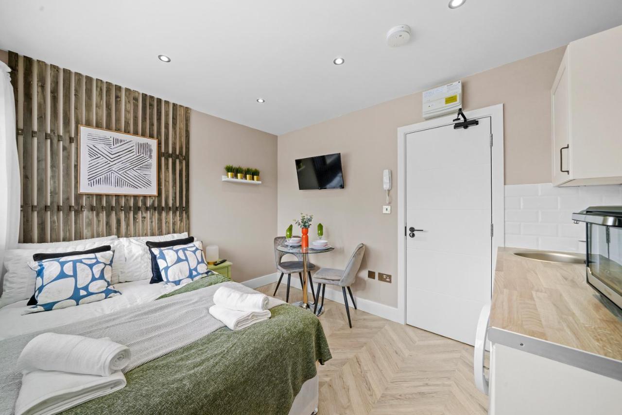 Boutique Heathrow Studio'S - Parking - Garden Apartment Harmondsworth Екстериор снимка