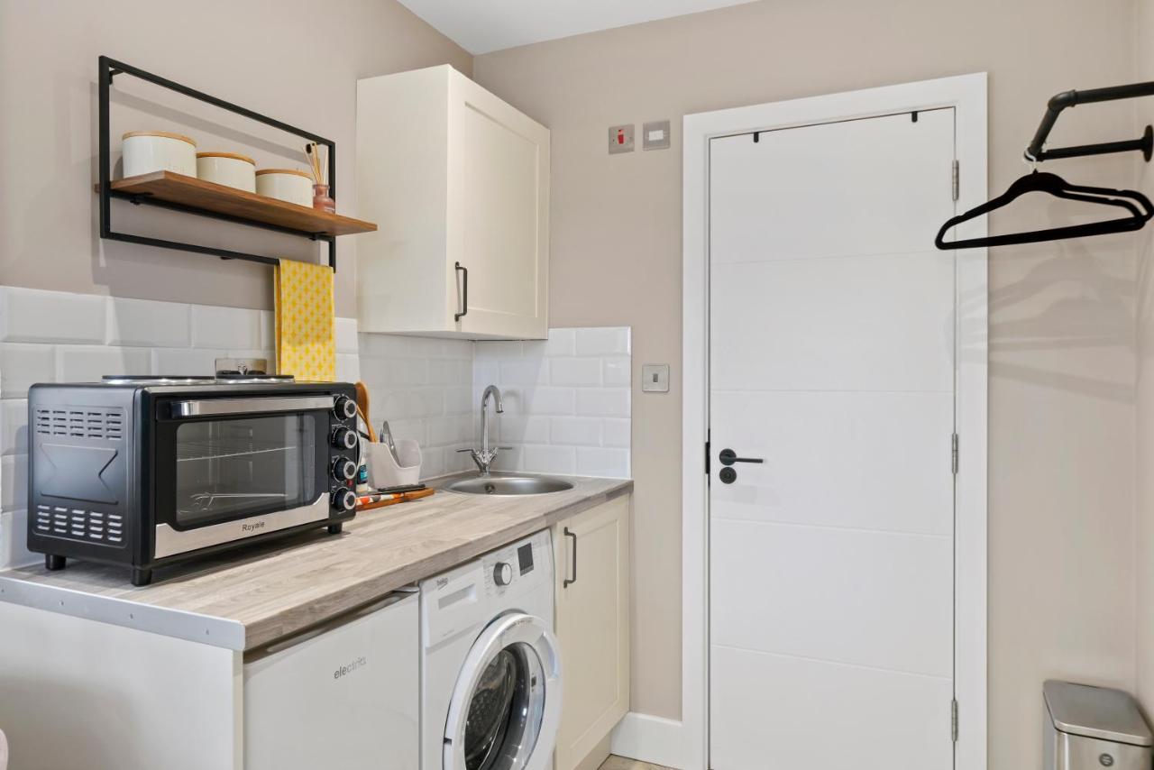 Boutique Heathrow Studio'S - Parking - Garden Apartment Harmondsworth Екстериор снимка
