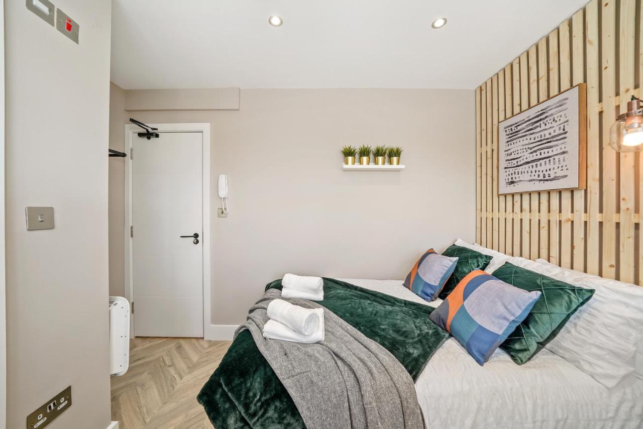 Boutique Heathrow Studio'S - Parking - Garden Apartment Harmondsworth Екстериор снимка