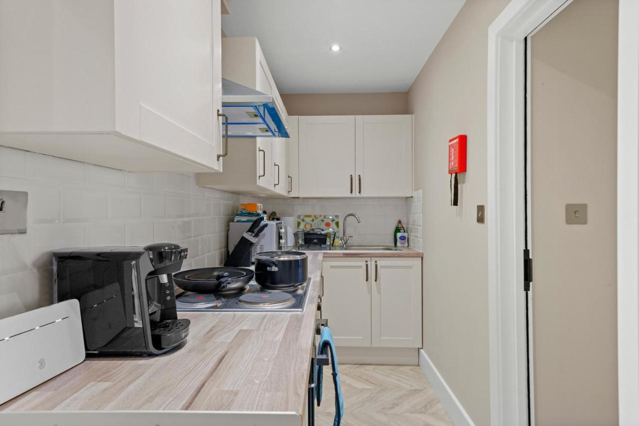 Boutique Heathrow Studio'S - Parking - Garden Apartment Harmondsworth Екстериор снимка
