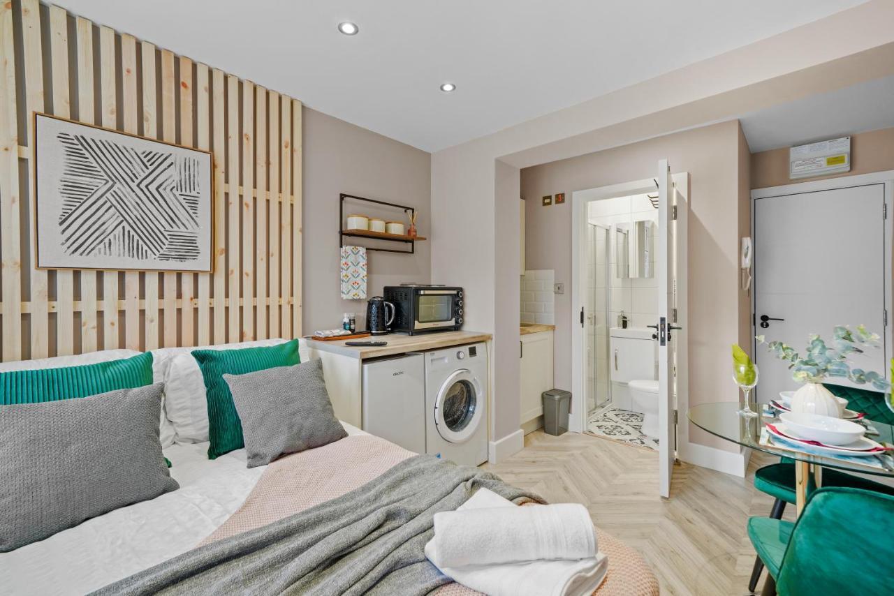 Boutique Heathrow Studio'S - Parking - Garden Apartment Harmondsworth Екстериор снимка