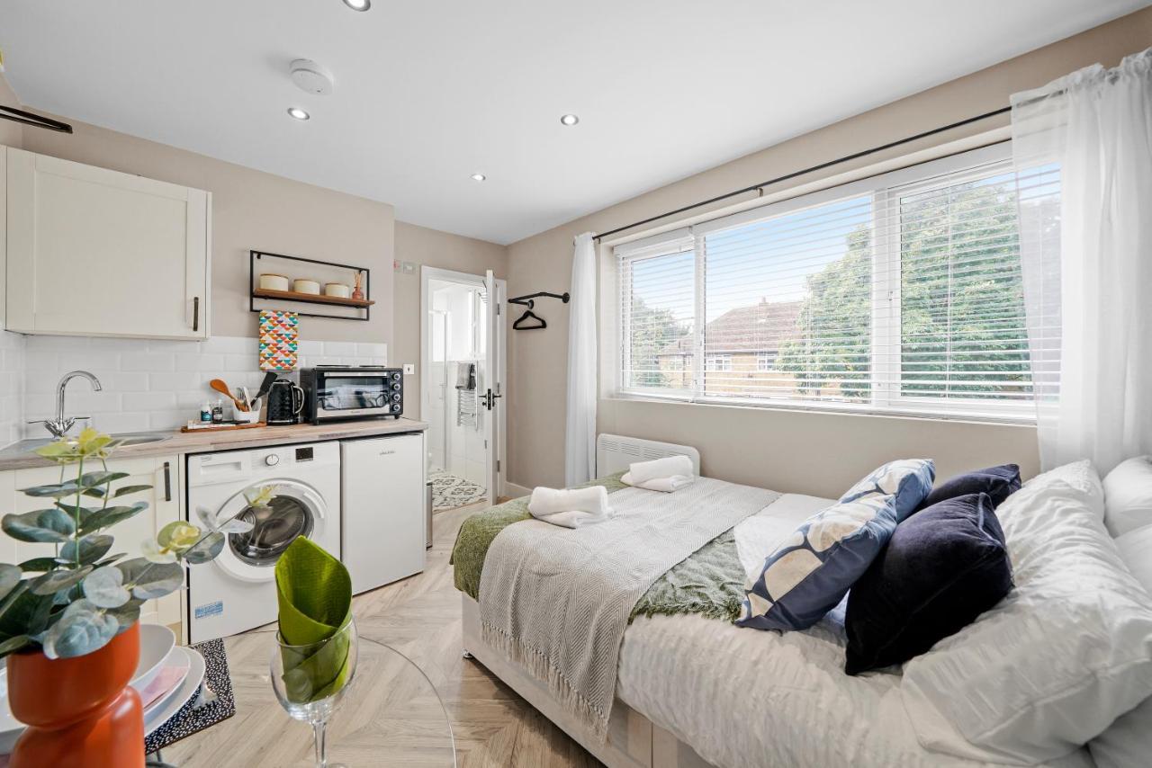 Boutique Heathrow Studio'S - Parking - Garden Apartment Harmondsworth Екстериор снимка