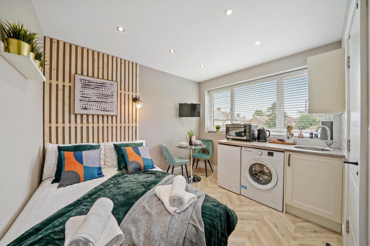 Boutique Heathrow Studio'S - Parking - Garden Apartment Harmondsworth Екстериор снимка